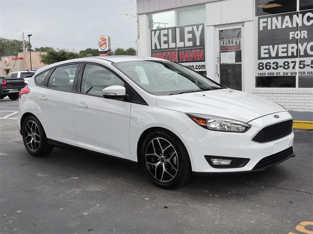 Pre-Owned 2017 Ford Focus SEL FWD 4D Hatchback