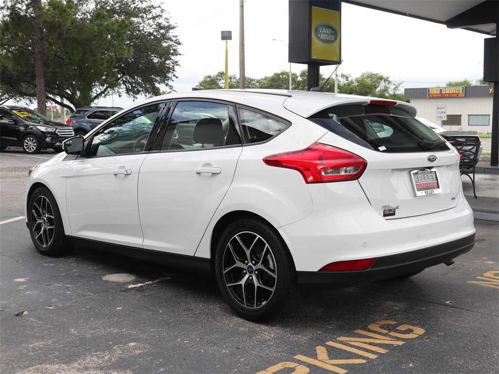 Pre-Owned 2017 Ford Focus SEL FWD 4D Hatchback